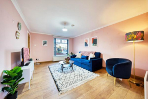 Stylish 2-Bed Apartment with Private Driveway
